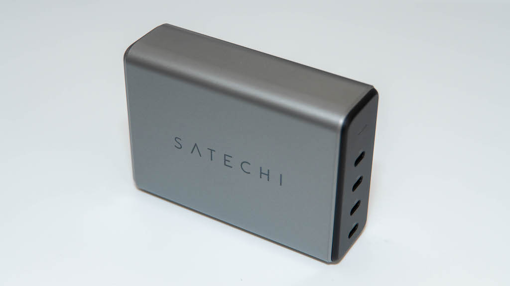 レビュー］Satechi 165W USB-C 4-Port PD GaN Charger をチェック 驚異